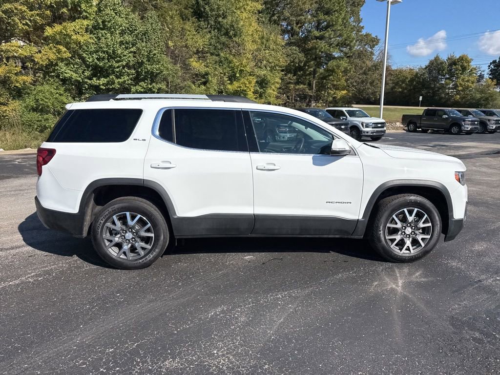 Used 2023 GMC Acadia SLE w/ Driver Convenience Package image 2