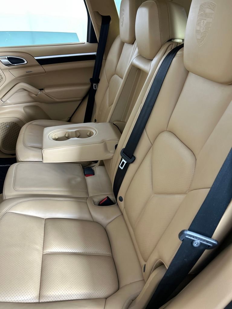 Used 2017 Porsche Cayenne Platinum Edition image 16