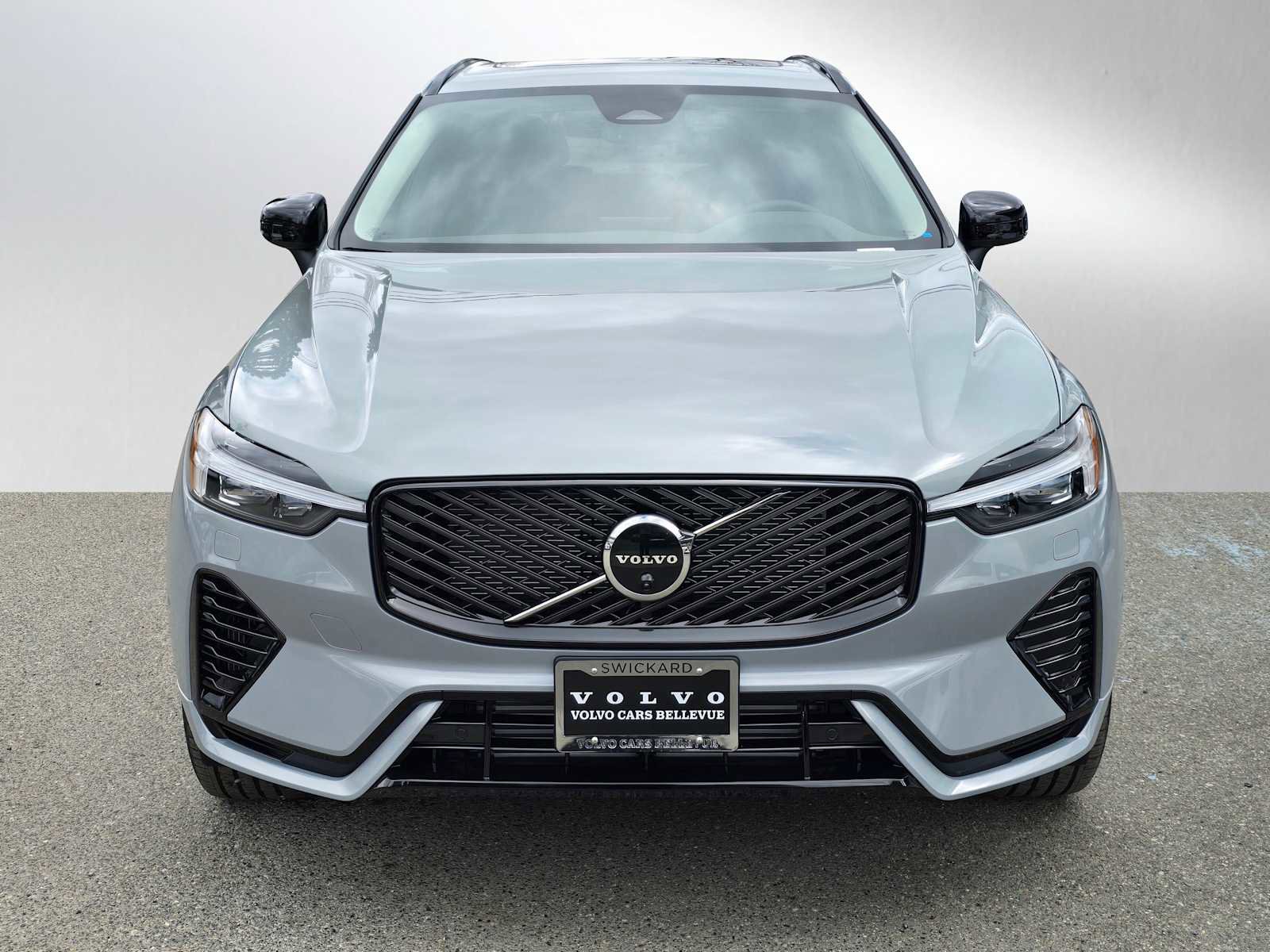 New 2026 Volvo XC60 T8 Plus w/ Protection Package Premier image 8