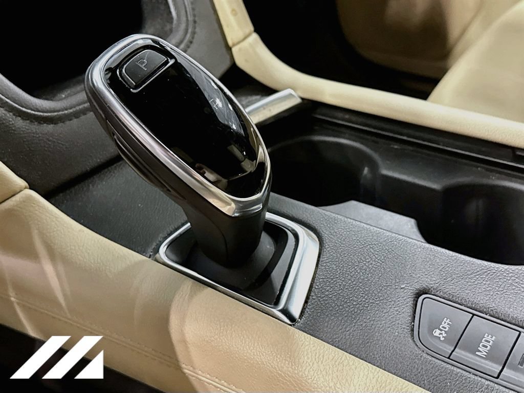 Used 2018 Cadillac XT5 AWD image 17