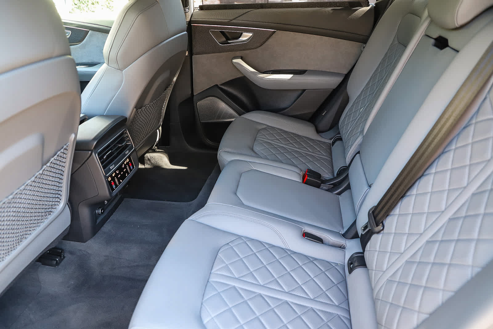 Used 2022 Audi SQ8 Prestige AWD/4WD image 20