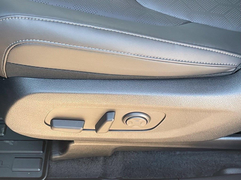 New 2027 Kia Carnival EX FWD image 10