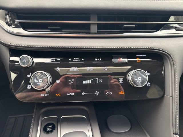 New 2027 INFINITI QX60 Luxe w/ Family Package AWD/4WD image 19