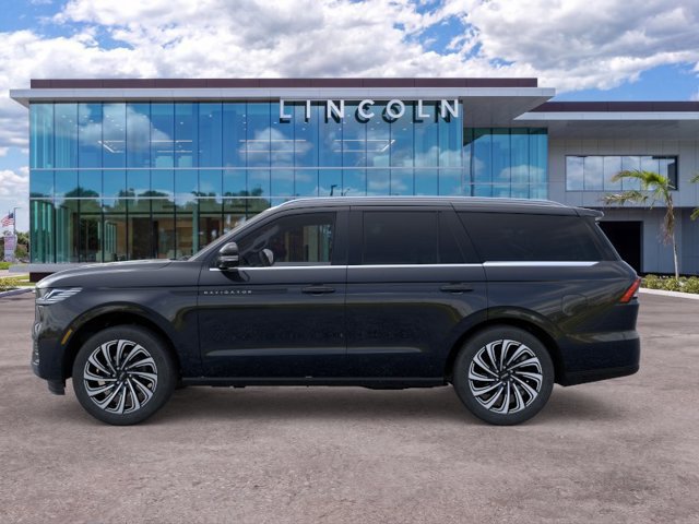 New 2026 Lincoln Navigator Black Label AWD/4WD image 3