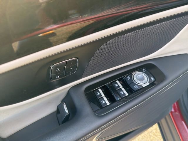 Used 2024 Lincoln Nautilus Reserve AWD/4WD image 11