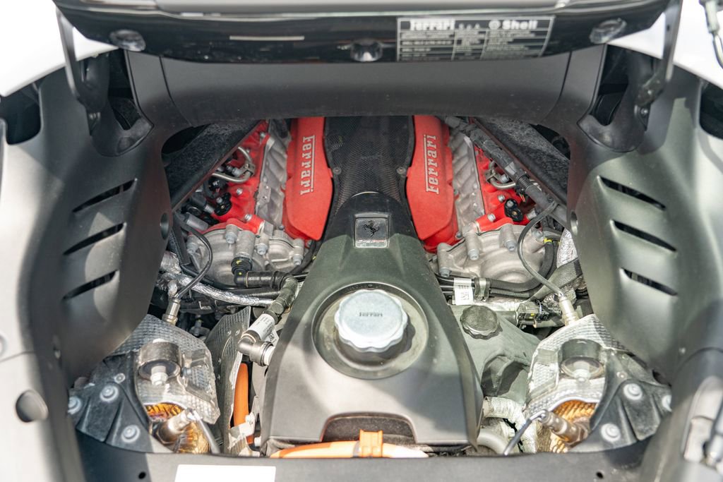 Used 2024 Ferrari SF90 Spider AWD/4WD image 10