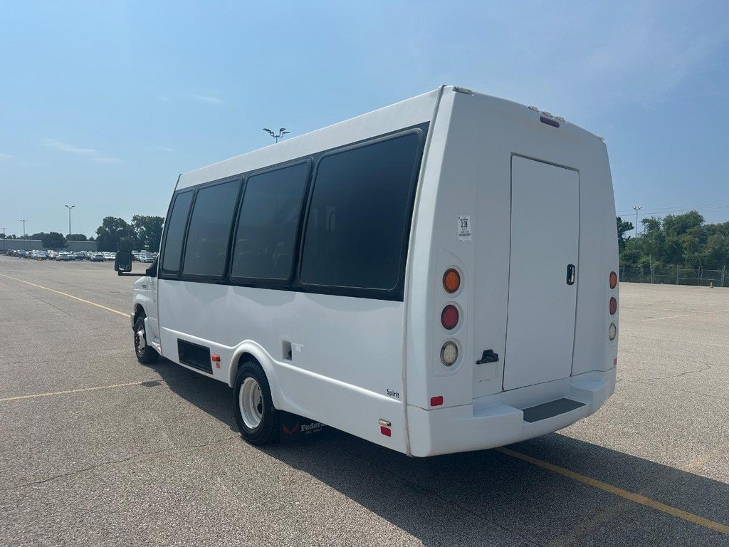 Used 2017 Ford E-450 and Econoline 450 Super Duty w/ Shuttle Bus Prep Package RWD image 5