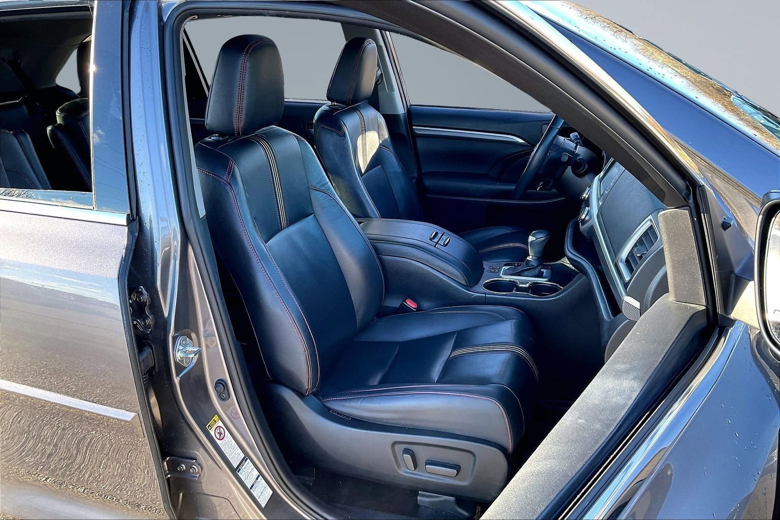 Used 2019 Toyota Highlander AWD V6 image 6