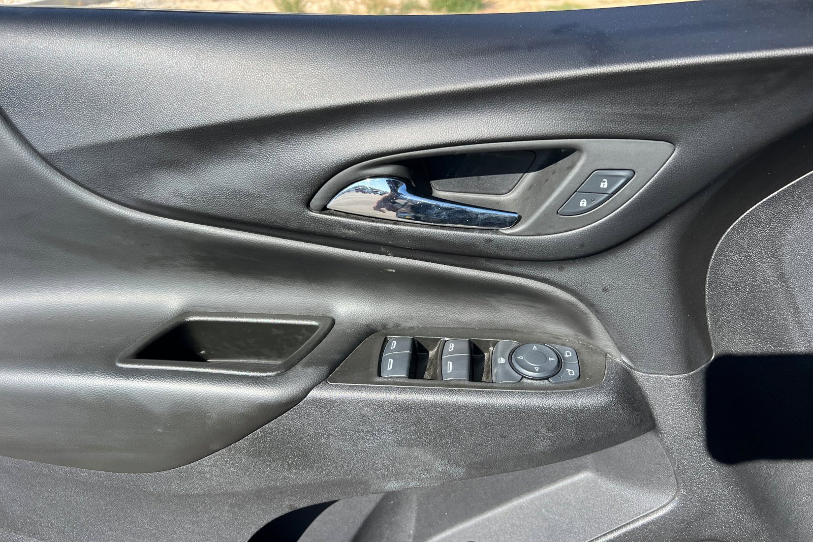 Used 2024 Chevrolet Equinox LT image 8