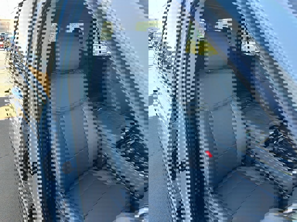 New 2026 Ford Expedition Active image 29