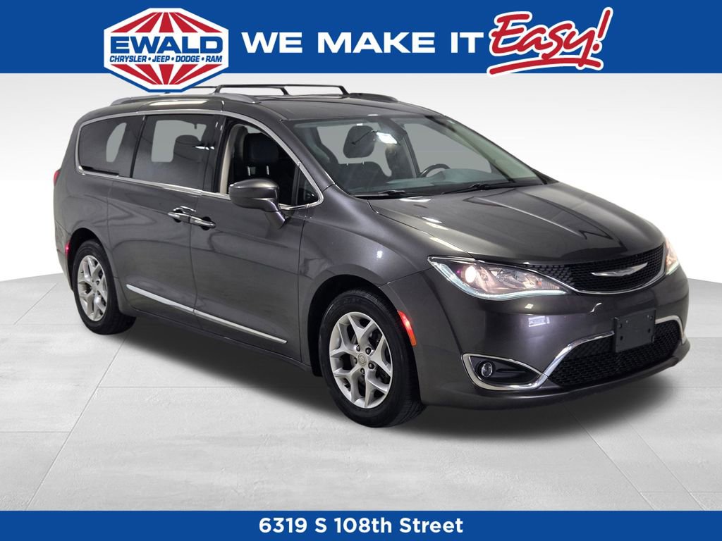 Used 2017 Chrysler Pacifica Touring-L Plus w/ Tire & Wheel Group