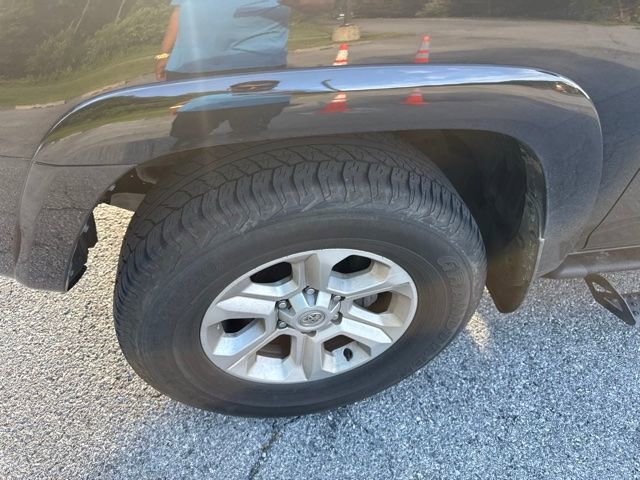 Used 2024 Toyota 4Runner SR5 Premium w/ Moonroof Package AWD/4WD image 17