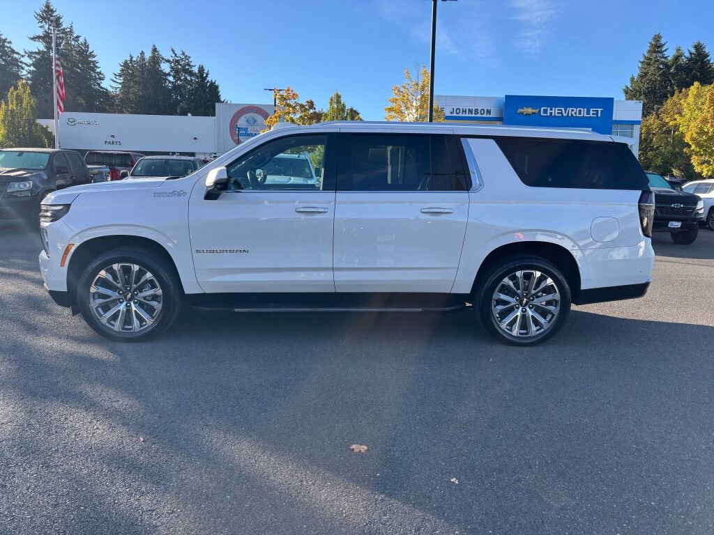 Used 2025 Chevrolet Suburban High Country image 8