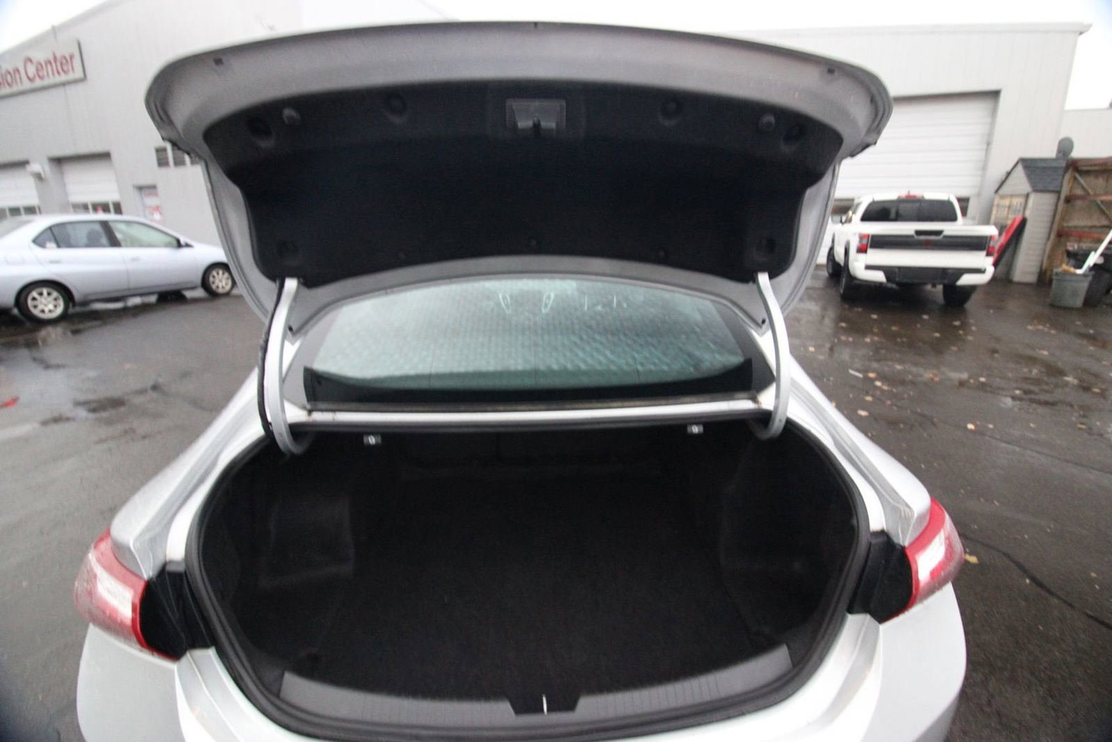 Used 2022 Chevrolet Malibu LT FWD image 33