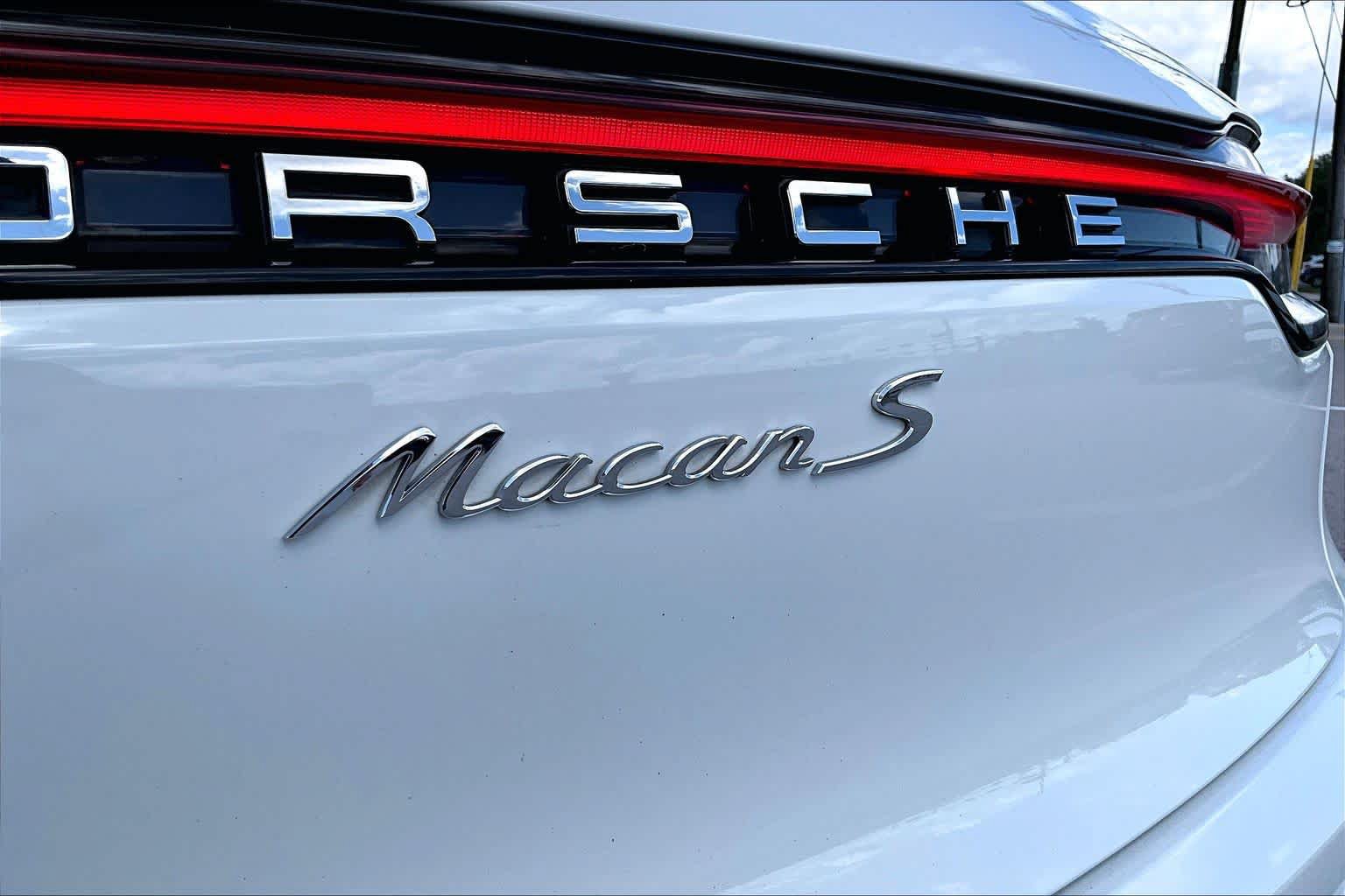 Used 2022 Porsche Macan S AWD/4WD image 10