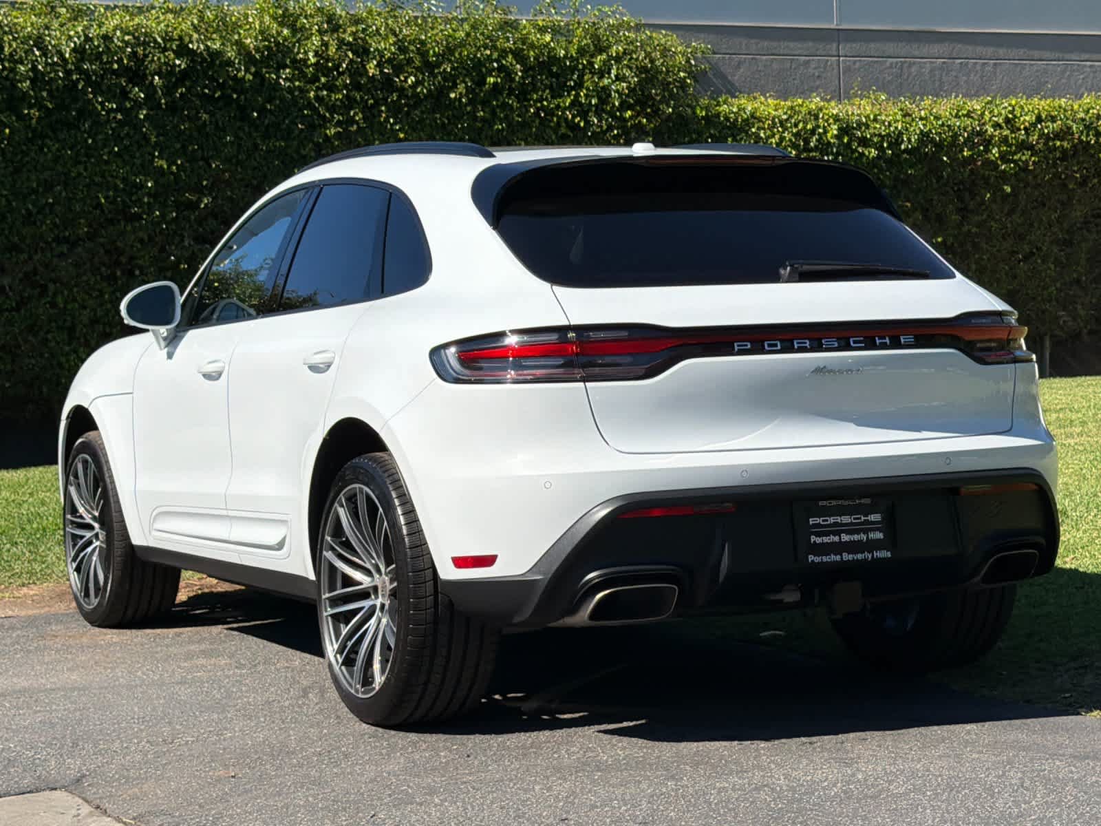 New 2026 Porsche Macan AWD/4WD image 3