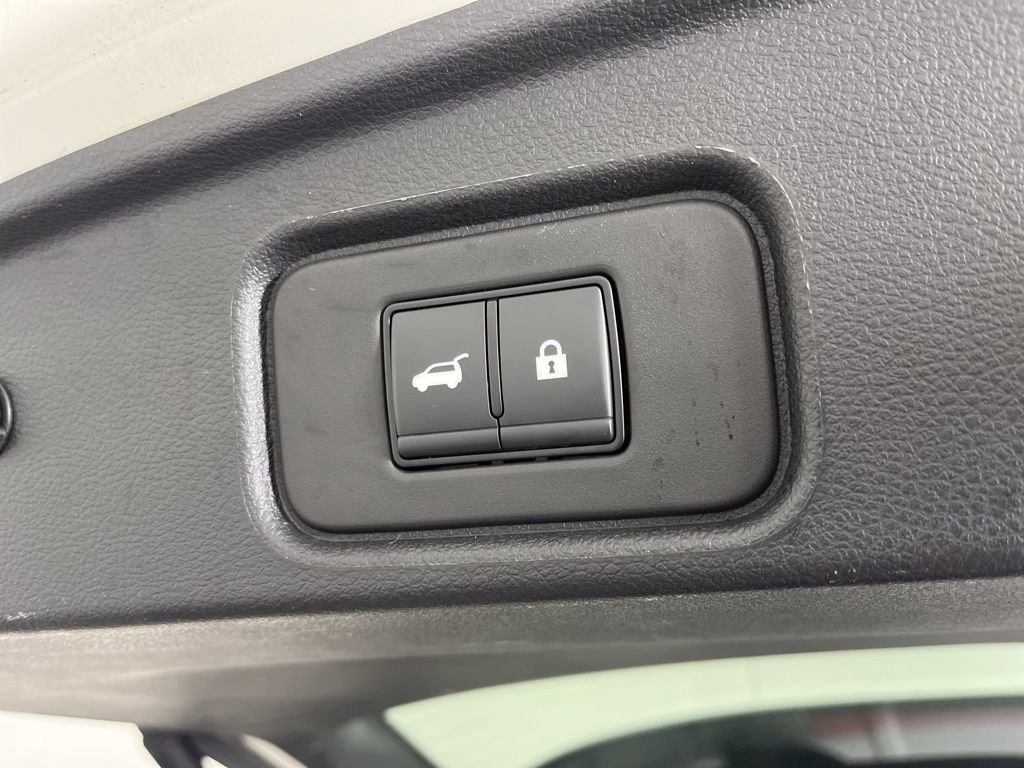 Used 2024 Nissan Pathfinder Platinum w/ Cargo Package image 12