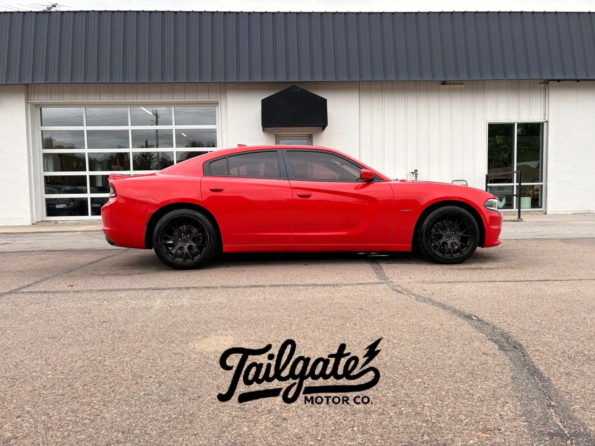 Used 2016 Dodge Charger R/T RWD image 1