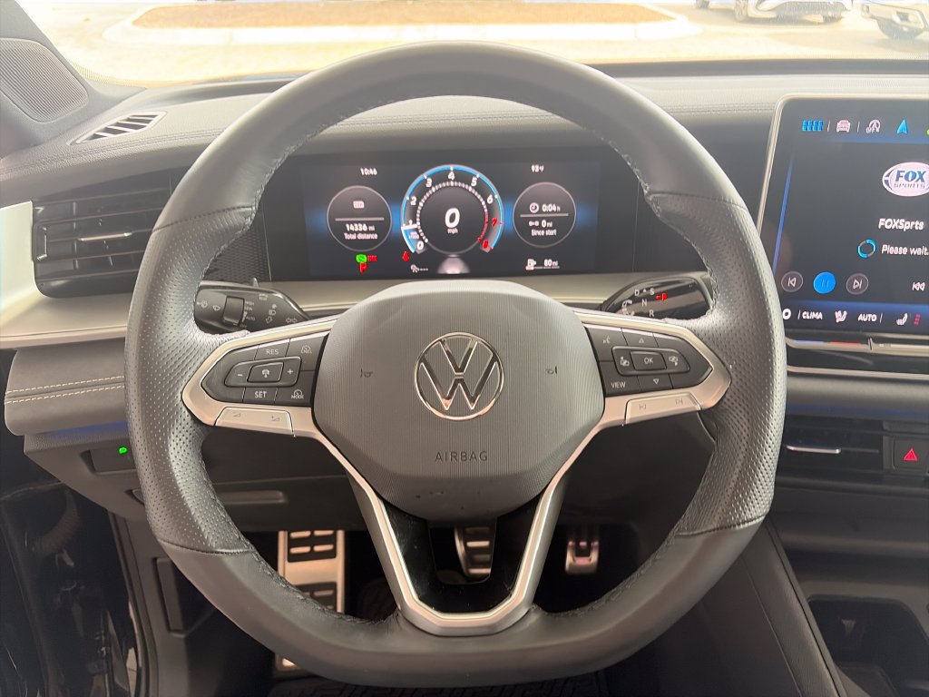 Certified 2025 Volkswagen Tiguan SE R-Line FWD image 14