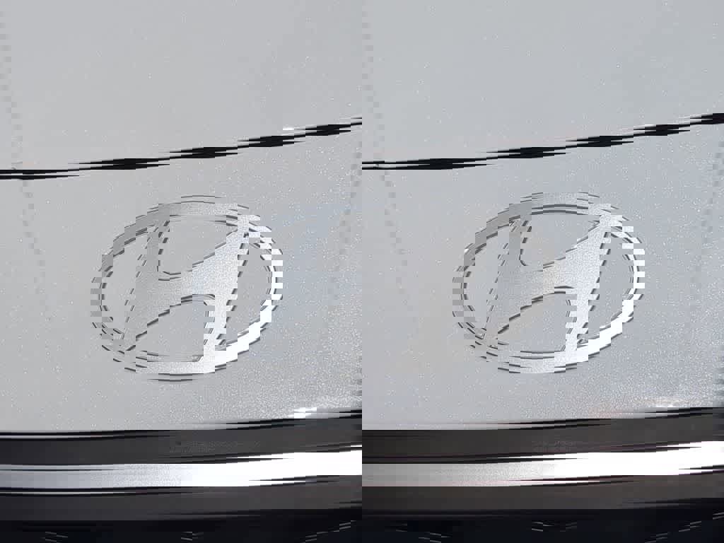 New 2026 Hyundai Elantra Sport image 12