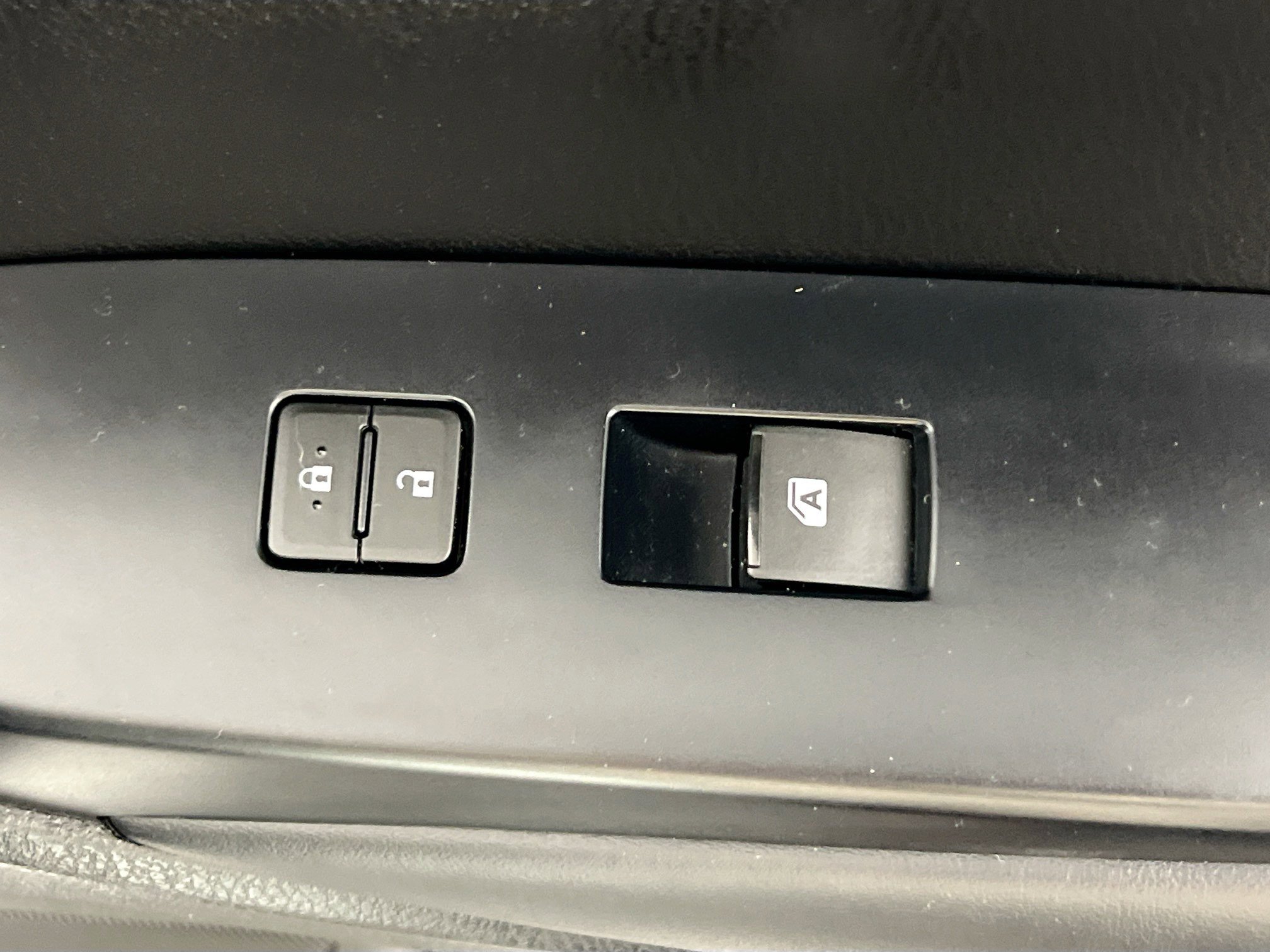 Used 2019 Toyota Highlander XLE FWD image 31