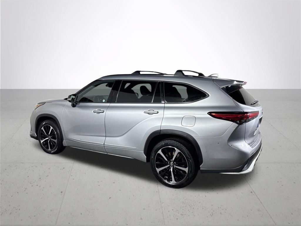 Used 2021 Toyota Highlander XSE AWD/4WD image 8