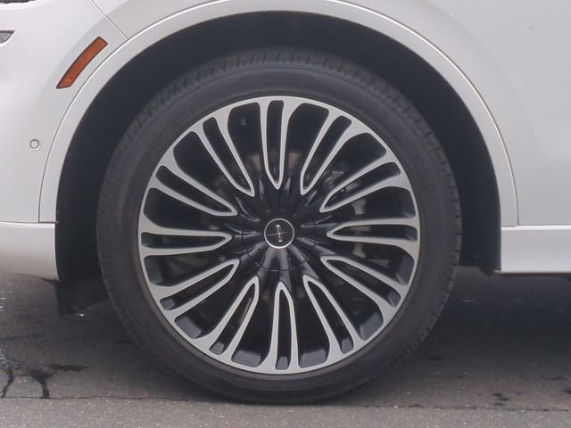 Used 2023 Lincoln Aviator Black Label w/ Class IV Trailer Tow Package AWD/4WD image 17