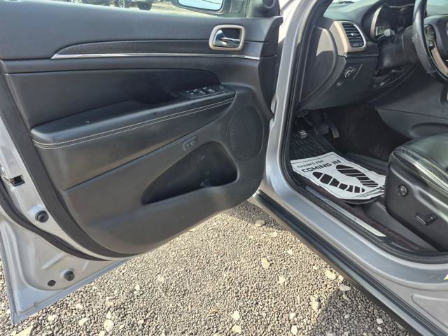 Used 2016 Jeep Grand Cherokee Limited AWD/4WD image 8