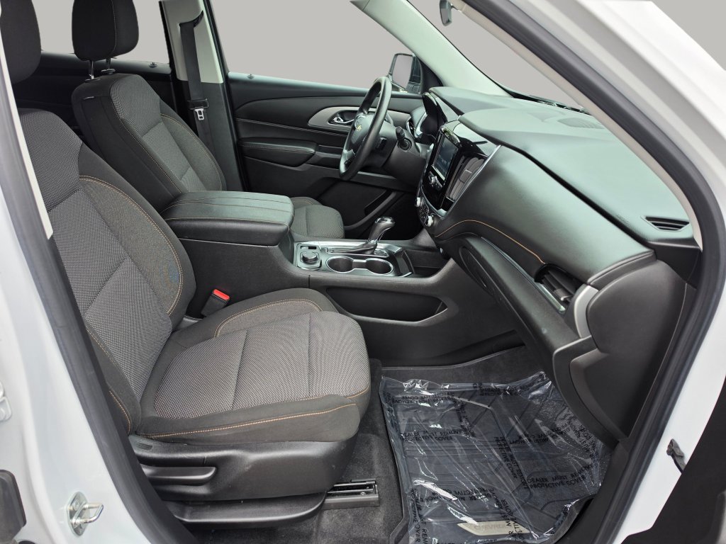 Used 2018 Chevrolet Traverse LS w/ LPO, Floor Liner Package AWD/4WD image 32