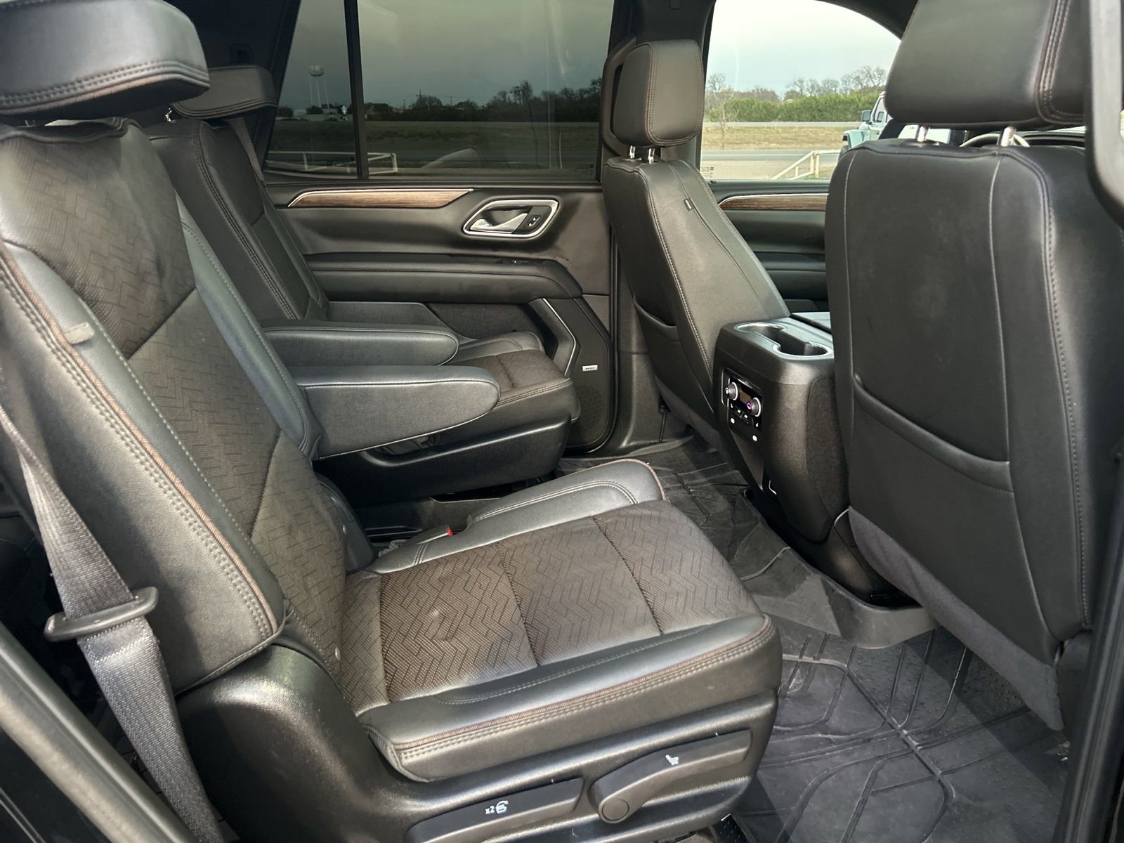 Used 2024 Chevrolet Tahoe High Country image 16