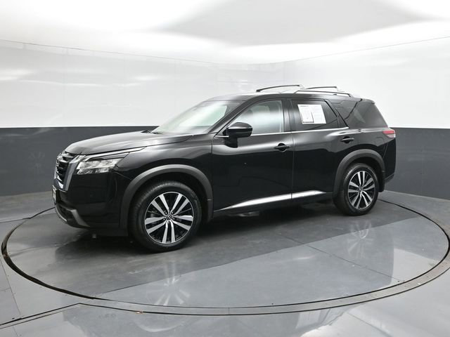 Used 2024 Nissan Pathfinder Platinum