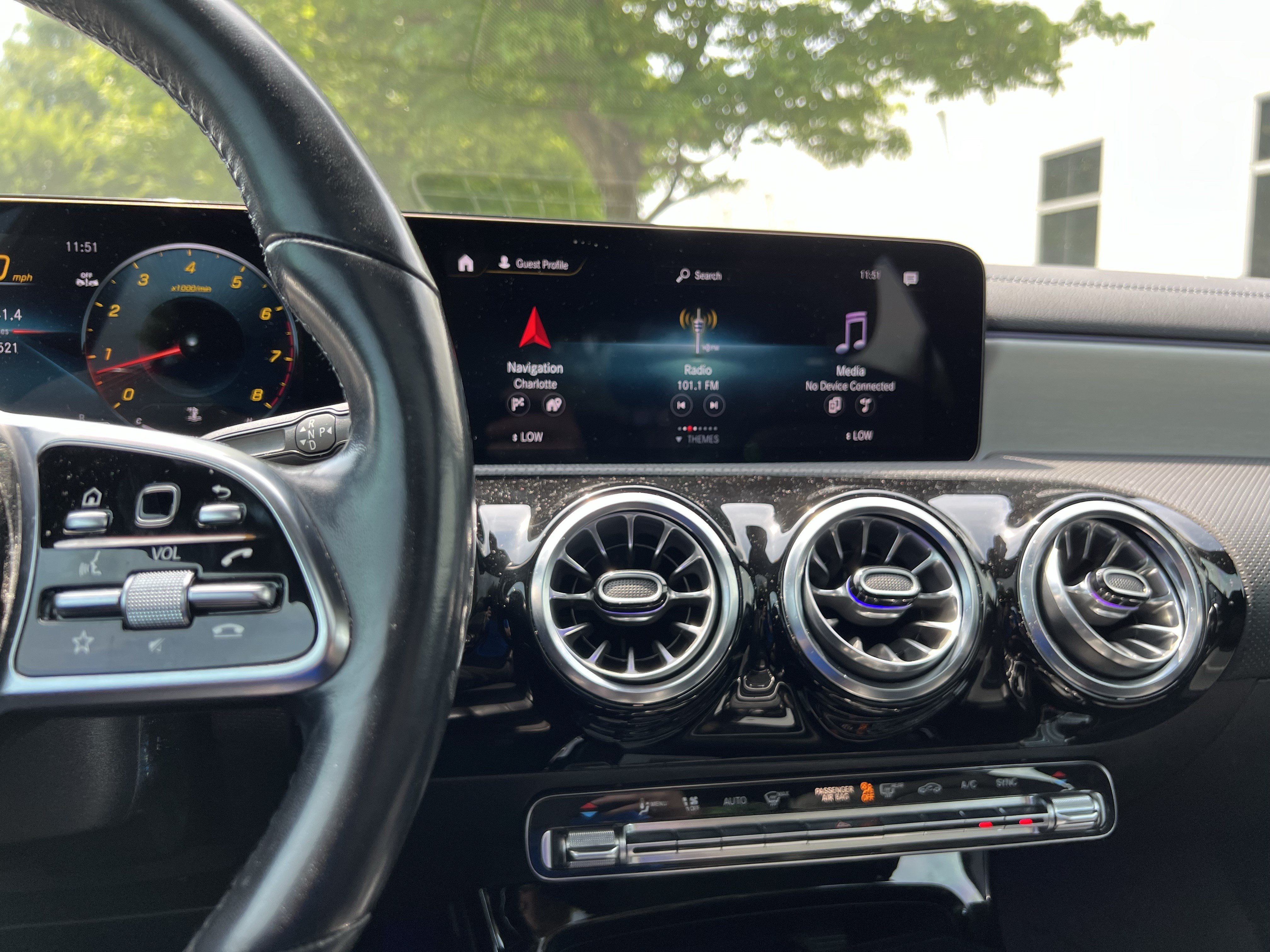 Used 2023 Mercedes-Benz CLA 250 image 32