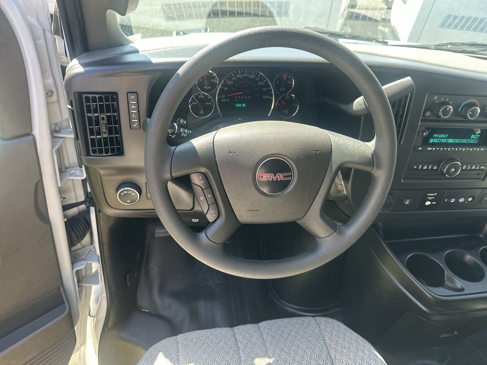 Used 2025 GMC Savana 3500 Extended w/ Driver Convenience Package RWD image 17