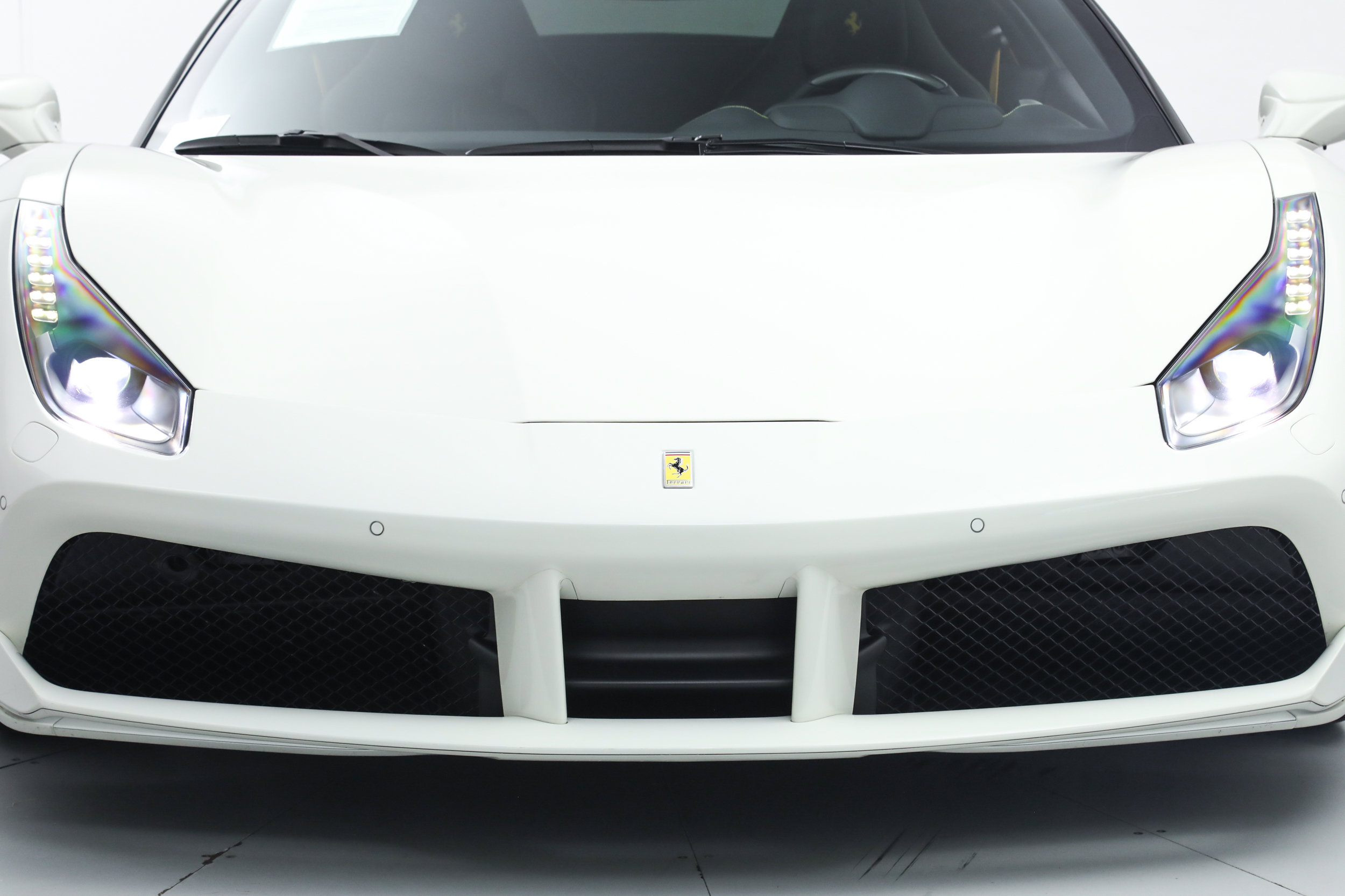 Used 2017 Ferrari 488 GTB RWD image 12