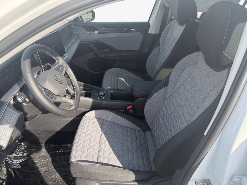 New 2026 Volkswagen Tiguan S FWD image 9