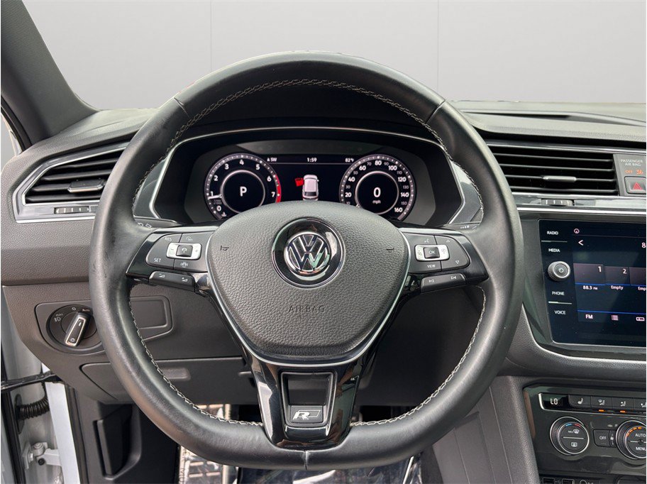 Used 2019 Volkswagen Tiguan SEL R-Line FWD image 24