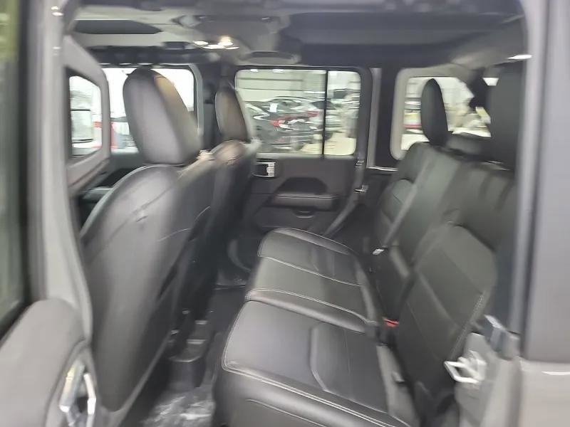 Used 2023 Jeep Wrangler Unlimited Sahara w/ Cold Weather Group AWD/4WD image 14