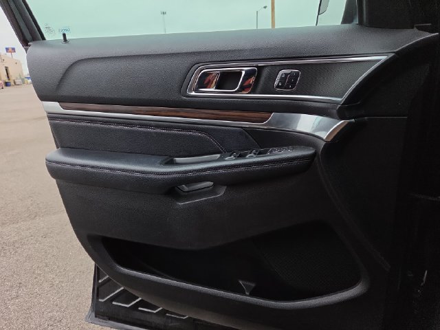 Used 2017 Ford Explorer Limited AWD/4WD image 21