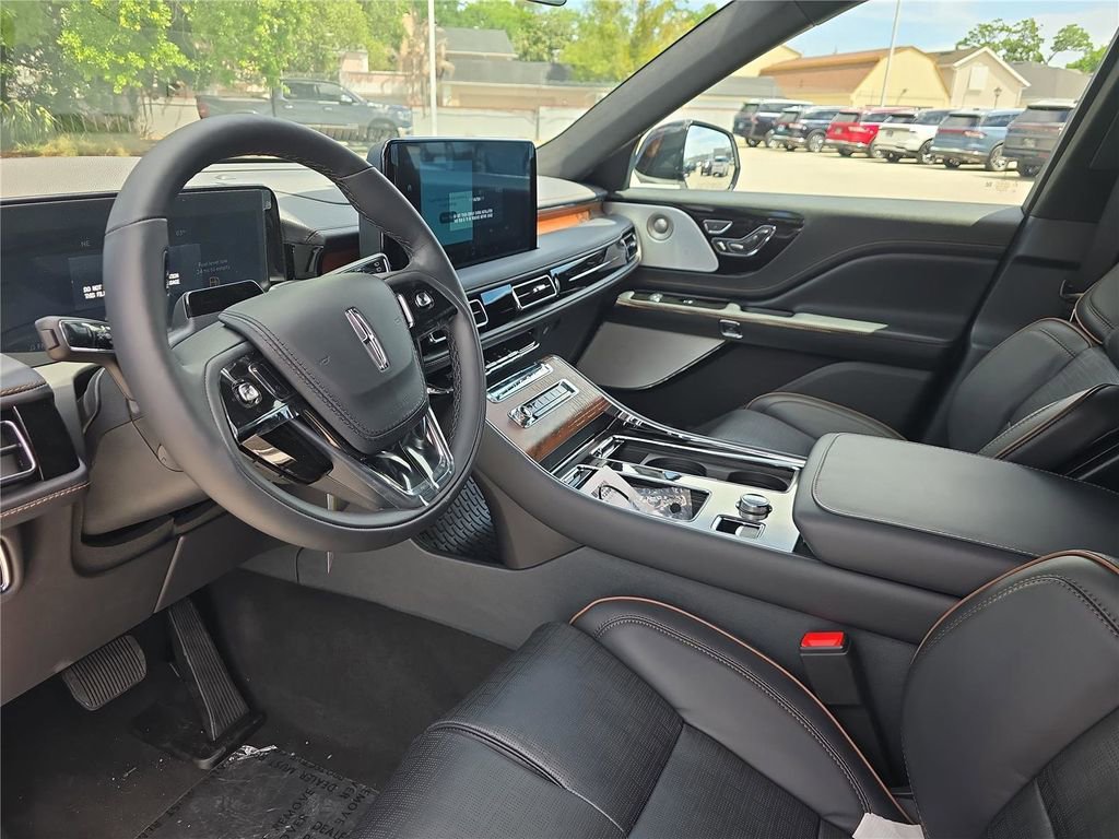 New 2026 Lincoln Aviator Black Label w/ Black Label Special Edition AWD/4WD image 15