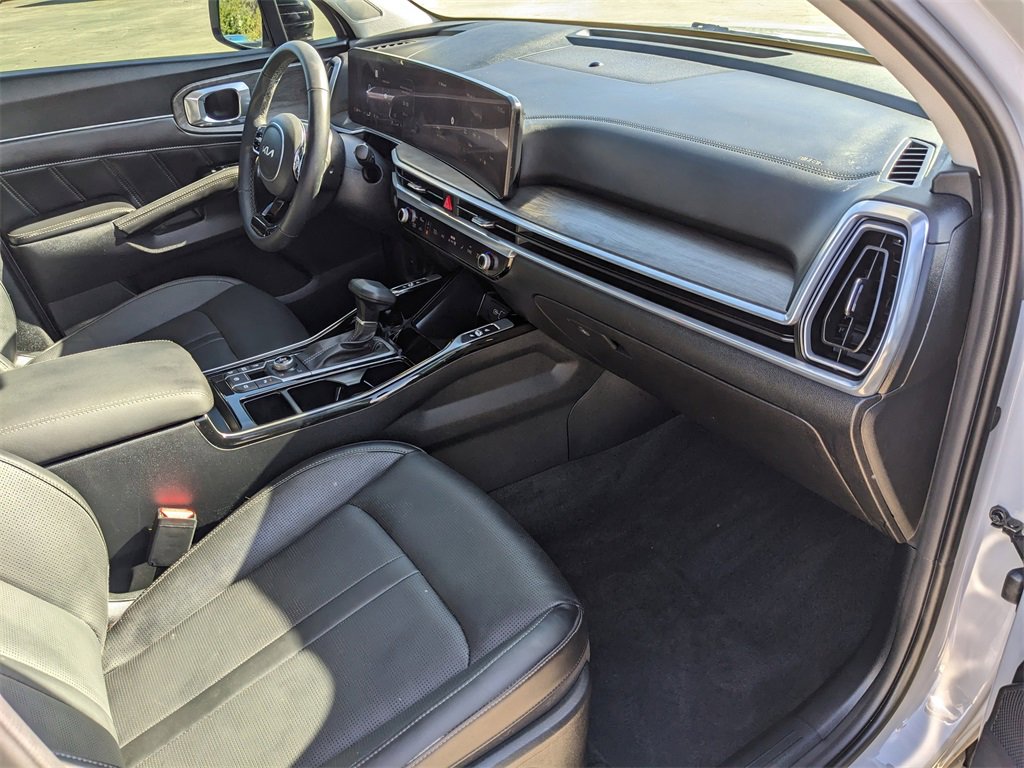 Certified 2025 Kia Sorento SX Prestige image 16