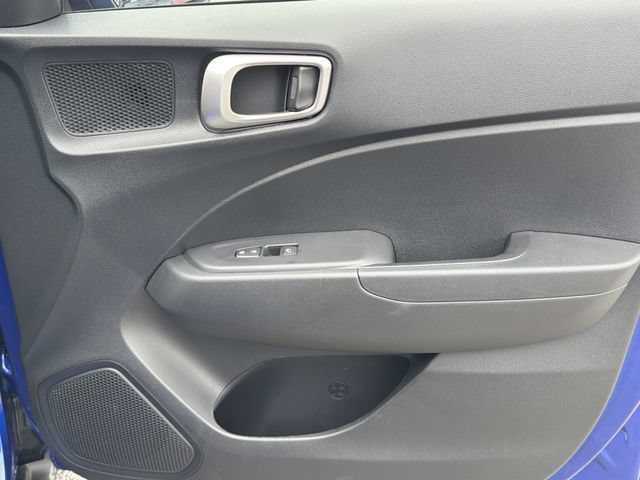 Certified 2025 Hyundai Venue SEL FWD image 14