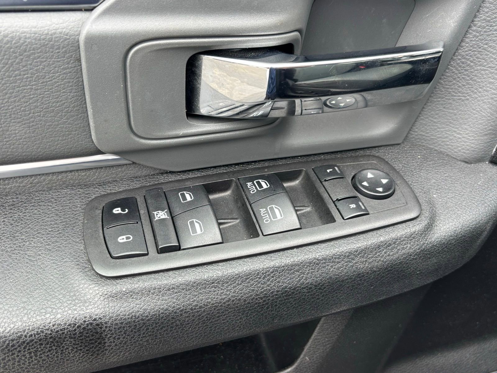 Used 2023 RAM 1500 Classic SLT w/ Trailer & Traction Group image 18