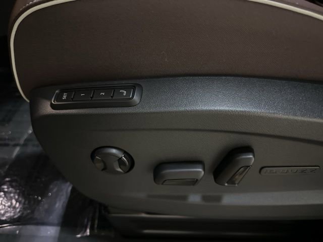 New 2025 Volkswagen ID. Buzz Pro S image 15