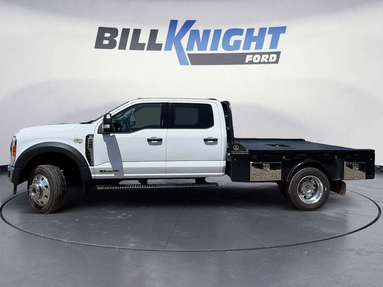 Used 2023 Ford F450 XLT w/ XLT Value Package AWD/4WD image 2