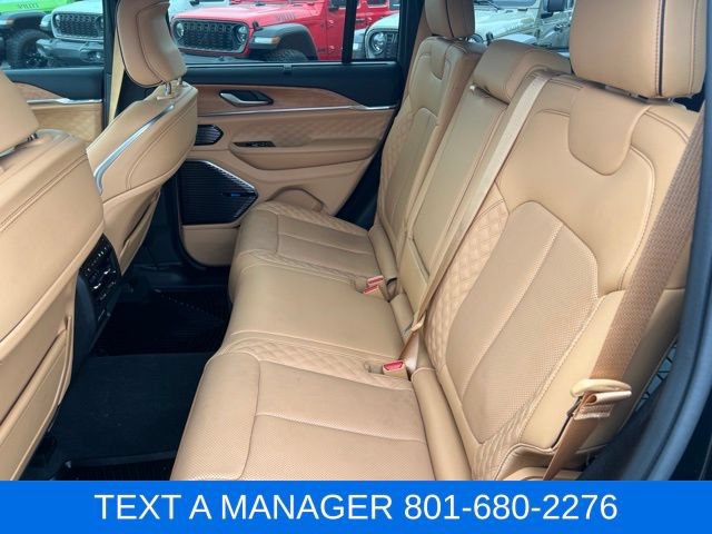 Used 2022 Jeep Grand Cherokee Summit AWD/4WD image 32