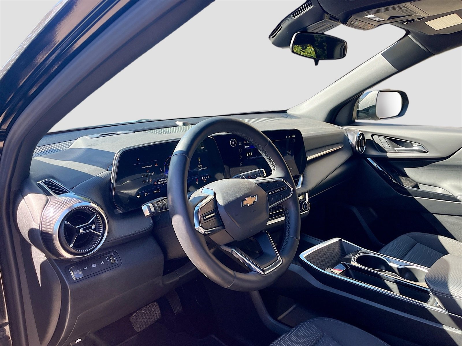 Used 2025 Chevrolet Equinox LT image 9