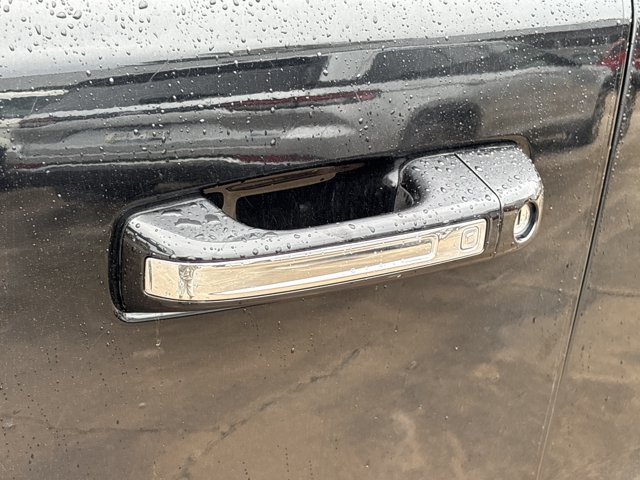 Used 2019 RAM 1500 Laramie AWD/4WD image 15
