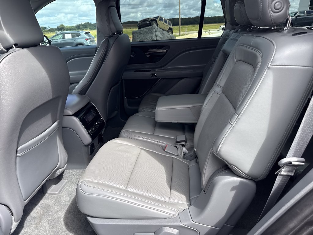 Used 2020 Lincoln Aviator Reserve w/ Equipment Group 201A AWD/4WD image 25