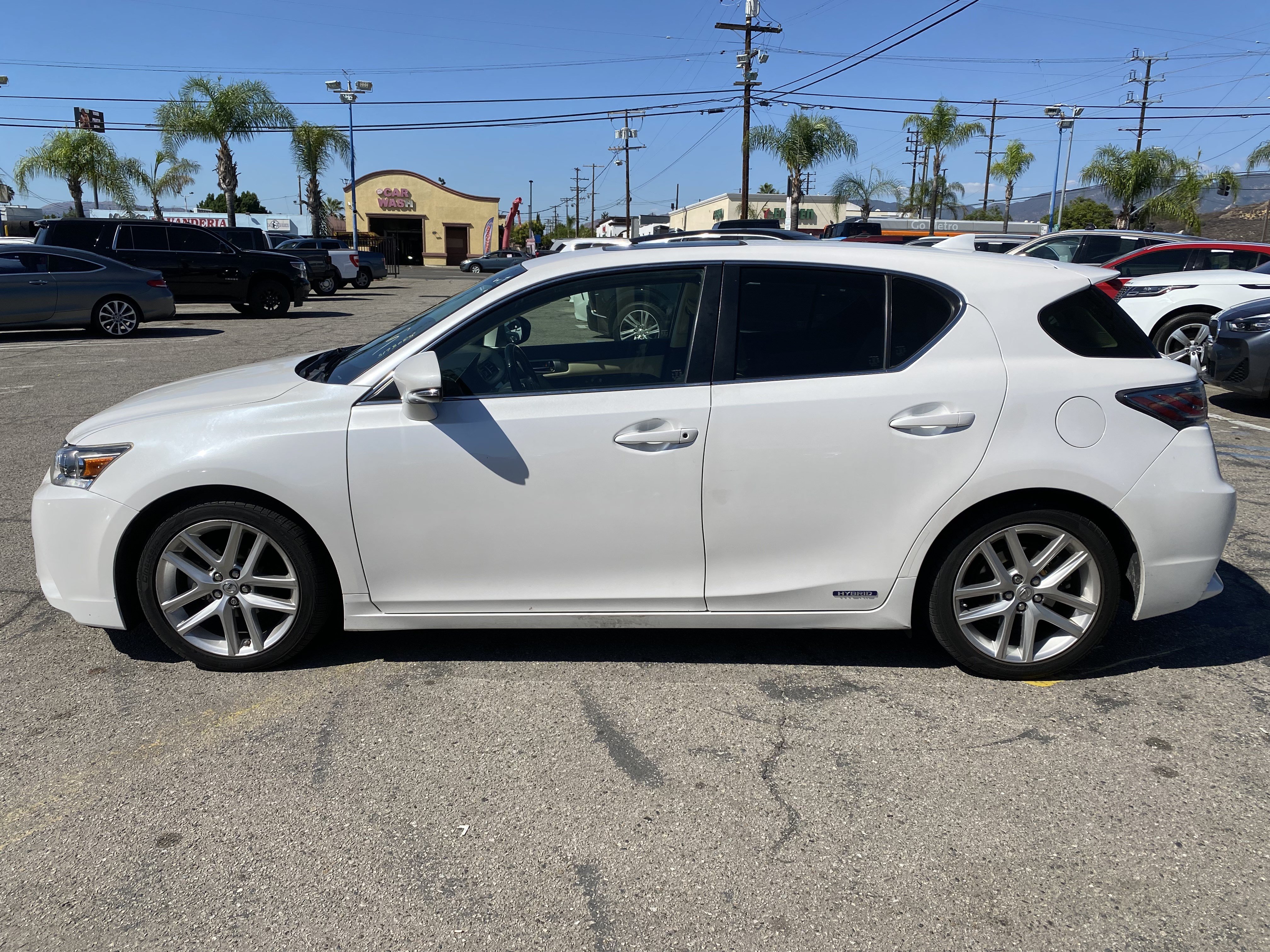 Used 2017 Lexus CT 200h w/ Seat Comfort Package FWD image 8