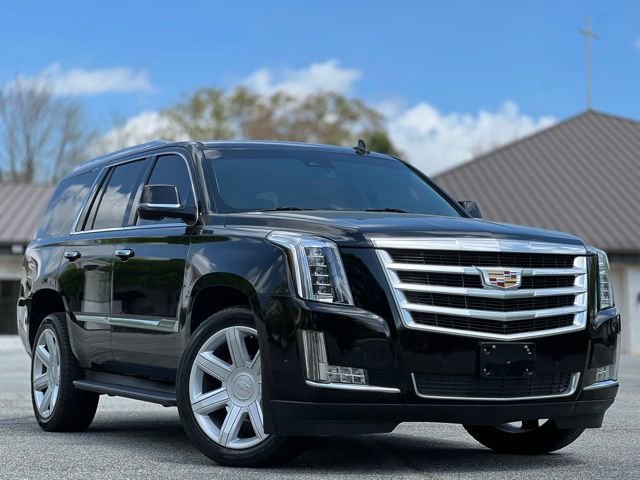 Used 2018 Cadillac Escalade Luxury AWD/4WD image 3